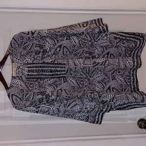 NWOT Travel Smith Black & White Long Tunic, 2X, Split Sides, Tropical Design